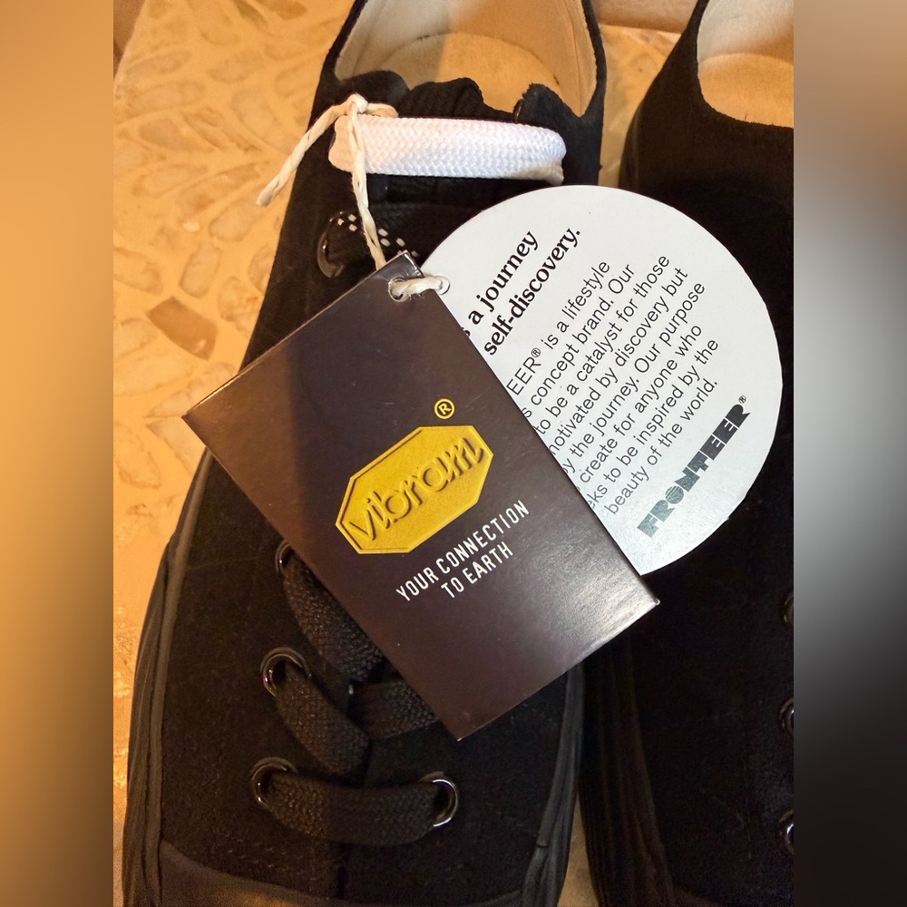 SOLD!! NWT Vibram Fronteer Ranger Lo. Men’s size 9.5. Black suede like uppers. - Picture 7 of 7